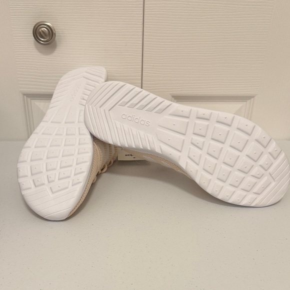 ADIDAS  QT Racer BRAND NEW - Picture 3 of 5